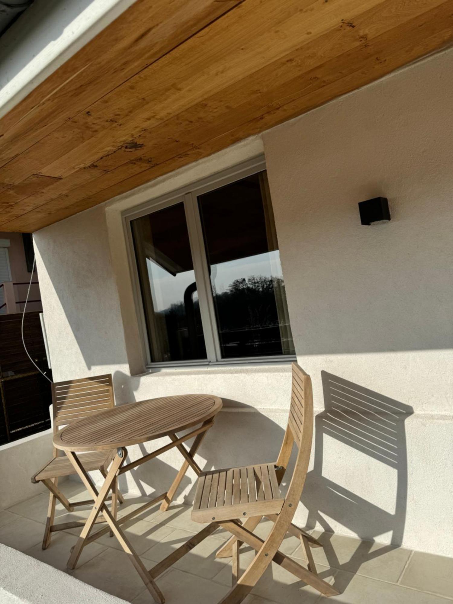 Maison Au Bord De L'Eau Les Roches Rochefort-sur-Nenon Exterior photo